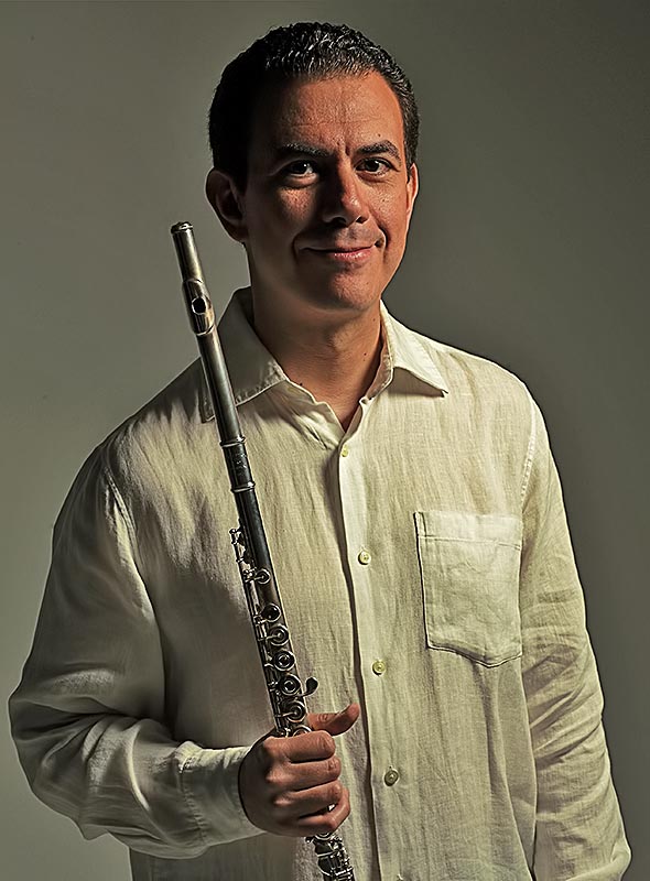 El flautista venezolano Marco Granados
