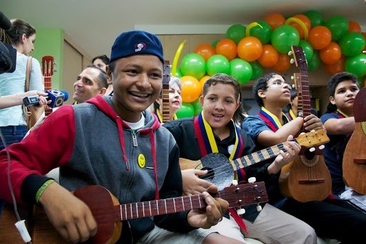 El Sistema Los pacientes participantes se aferran a la música y aprenden a tocar muy rápido.