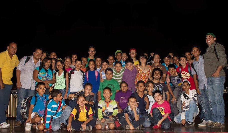 Ensamble de Percusión de Los Llanos Ensamble de Percusión de los Llanos comparte actividades musicales y de ensamble con alumnos del núcleo del Cumaná.