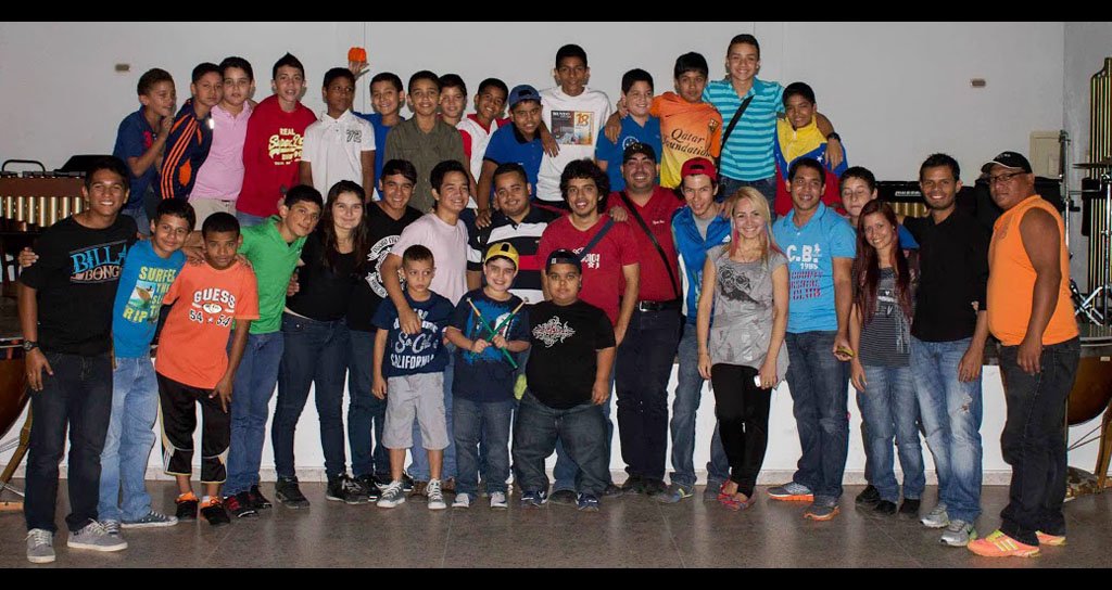Ensamble de Percusión de Los Llanos Ensamble de Percusión de los Llanos con los alumnos del núcleo del Tigre.