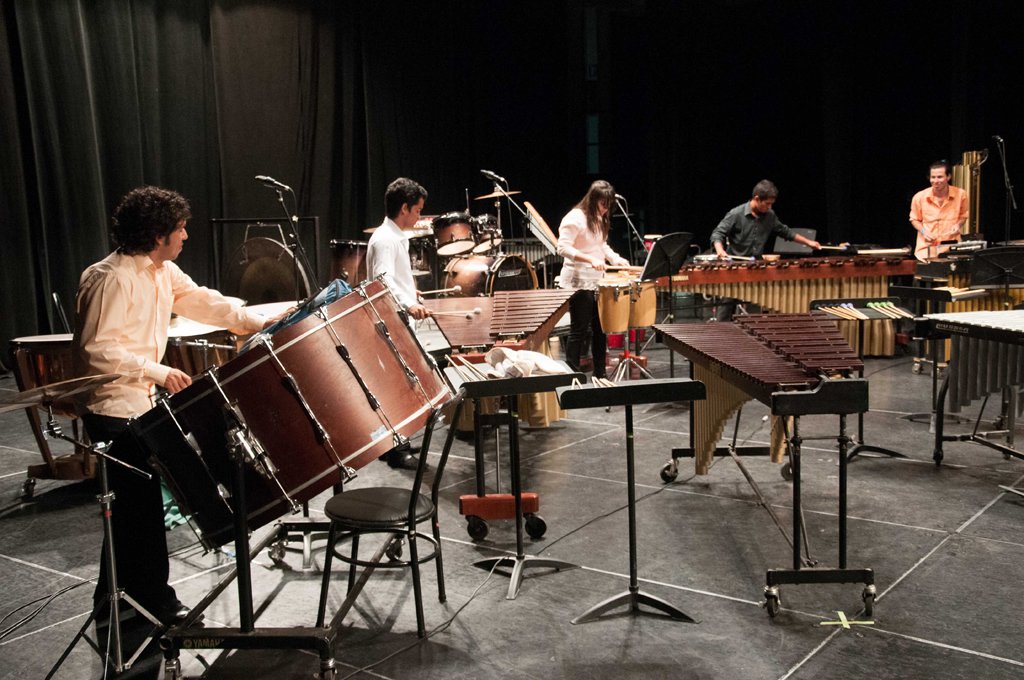 Ensamble de Percusión de Los Llanos Ensamble de Percusión de Los Llanos recogió calurosos aplausos al cierre de su gira nacional en Maracaibo