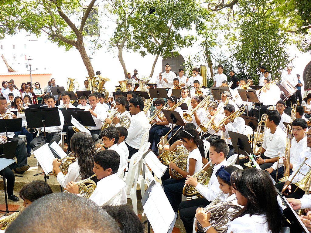 Ensamble de Metales ENSAMBLE DE METALES INFANTILES Y JUVENILES DEL ESTADO FALCÓN BAJO LA DIRECCIÓN DE LUIS RODRÍGUEZ.