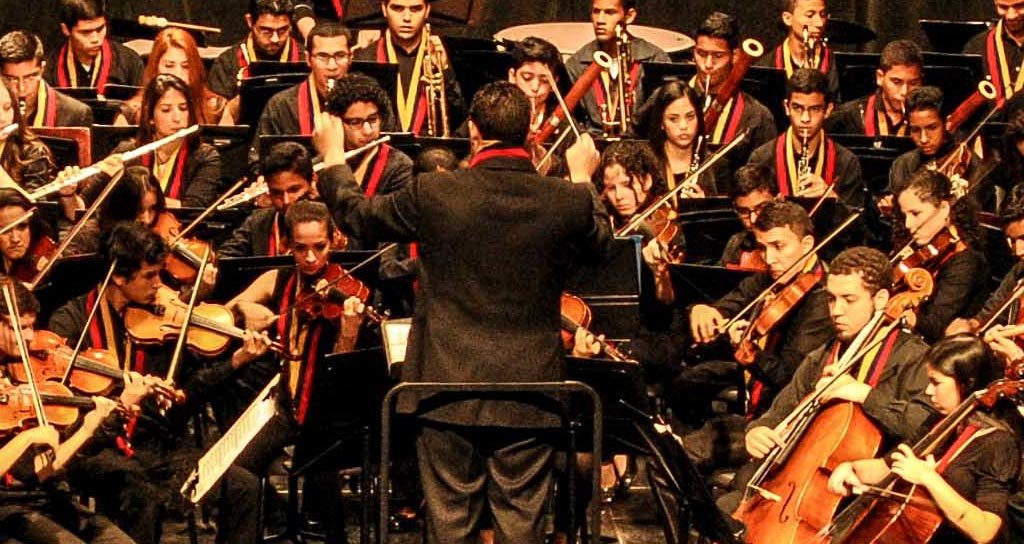 El Sistema Orquesta Sinfónica de la Juventud Zuliana Rafael Urdaneta Fotografía: Javier Aranguren Cepeda