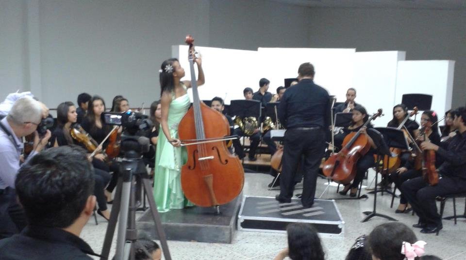 Contrabajo Elizabeth Liotta