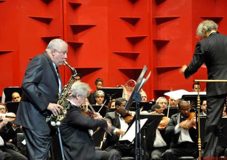 merengue Foto: José Rafael Sosa/Especial para Acento.com.do/Los maestros Paquito De Rivera y José Antonio Molina. El saxofonista cubano Paquito de Rivera se ganó el reconocimiento del público por su estelar actuación en Concierto para Saxofón Alto y Orquesta, de Bienvenido Bustamante.