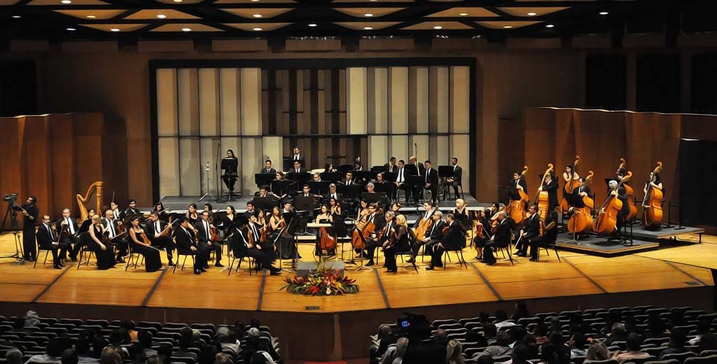 sinfónica de venezuela Orquesta Sinfónica de Venezuela, concierto aniversario bajo la batuta de Carlos Riazuelo