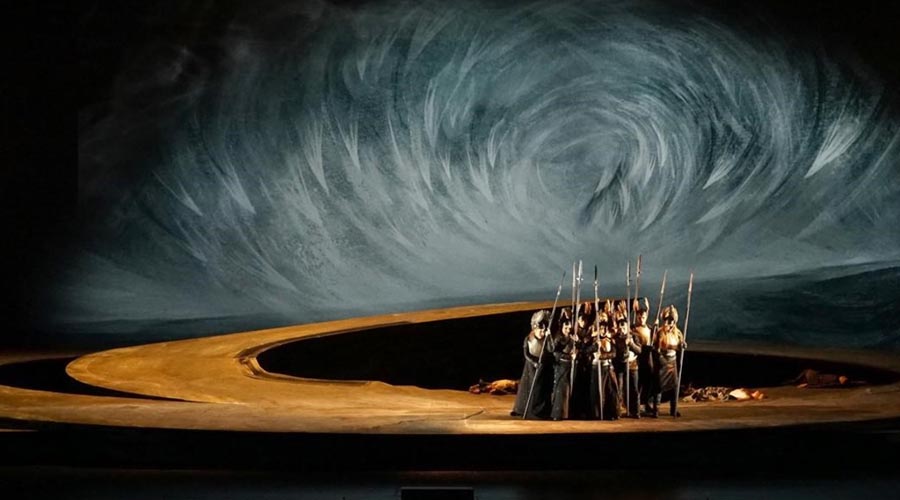El grupo de valquirias en la ópera 'Die Walküre', de Richard Wagner, con la que el Festival de Pascua de Salzburgo conmemora su 50º aniversario.